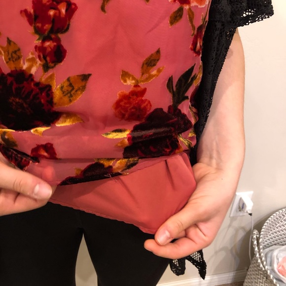 Floral lace top - Picture 3 of 3